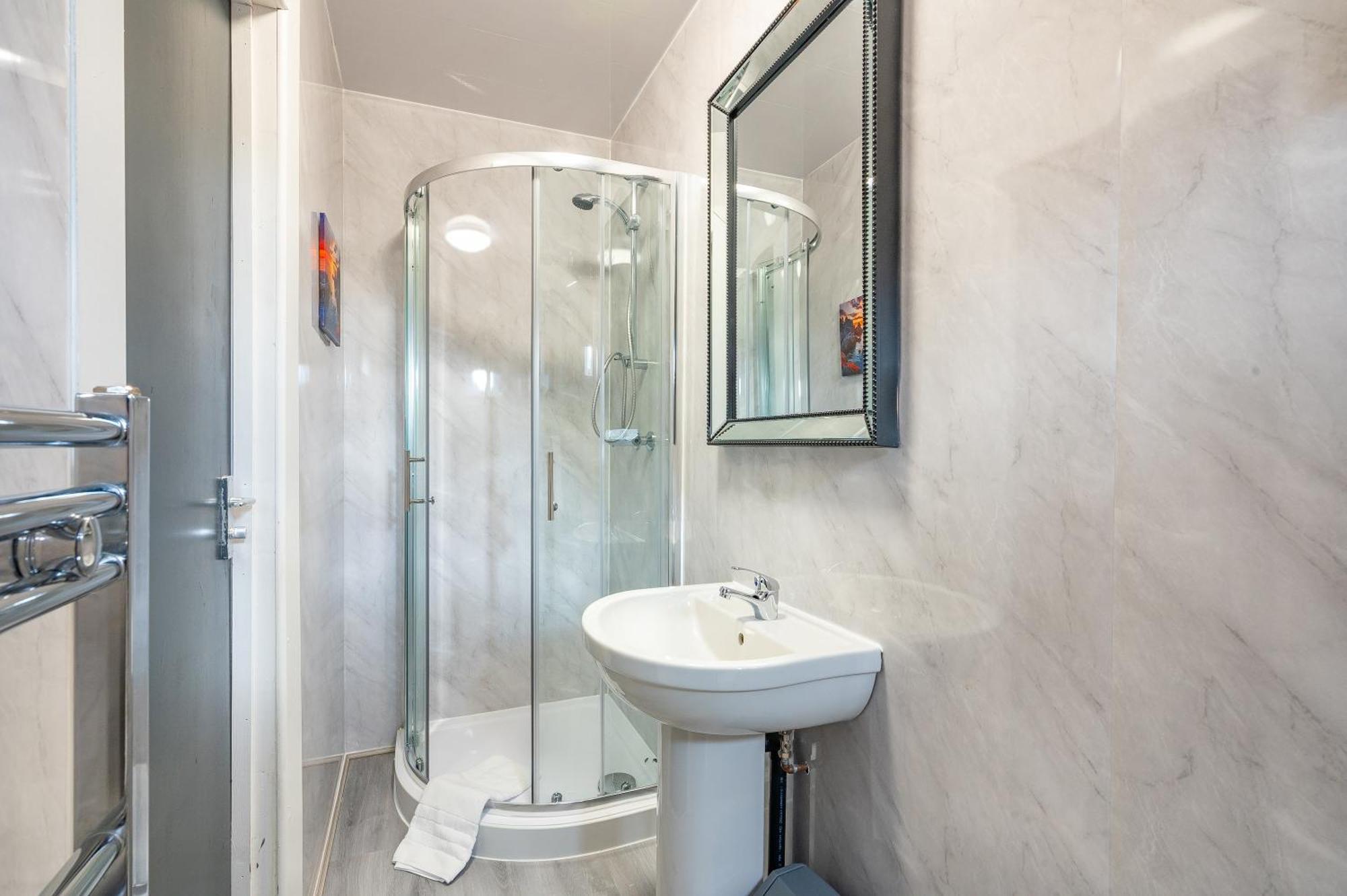*Rc246*For Your Relaxed & Cosy Stay + Free Parking Leeds  Zewnętrze zdjęcie